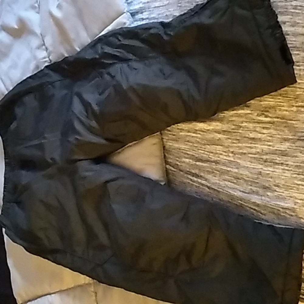 Below Zero snow gear kids size S 5/6 black